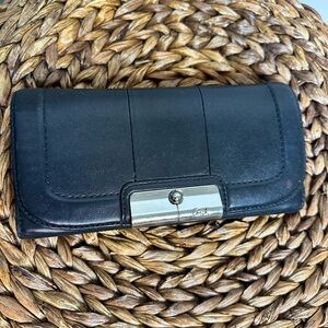 Coach Kristin Envelope Black Leather Slim Trifold Wallet Clutch Silver Closure